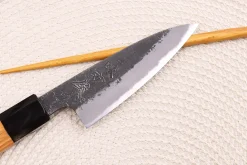 Couteau d'office 10cm japonais artisanal Hinoura Mutsumi Ajikataya Black Nashiji