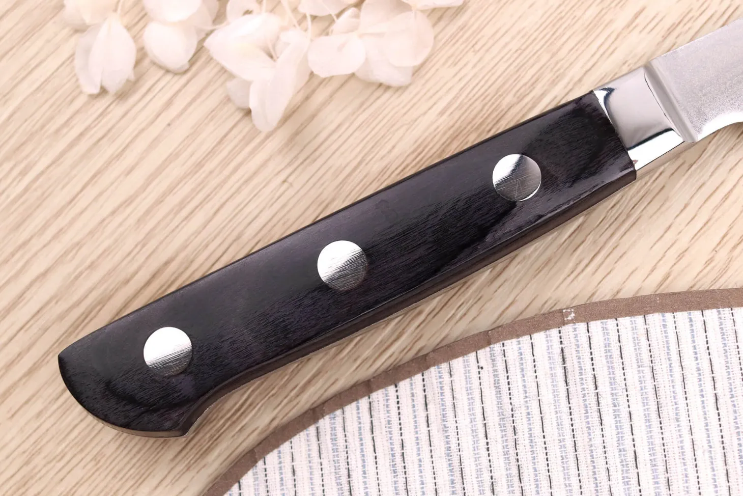 Couteau d'office 12cm japonais Satake Cutlery damas 69 couches