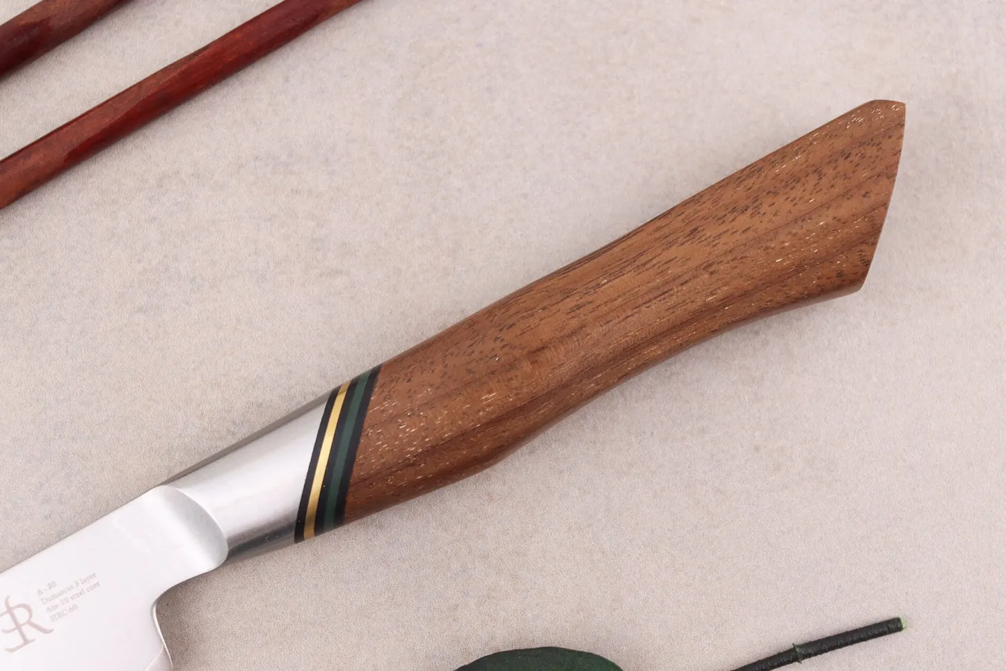 Couteau d'office 9cm Ryda Knives A-30 San Maï et manche en noyer