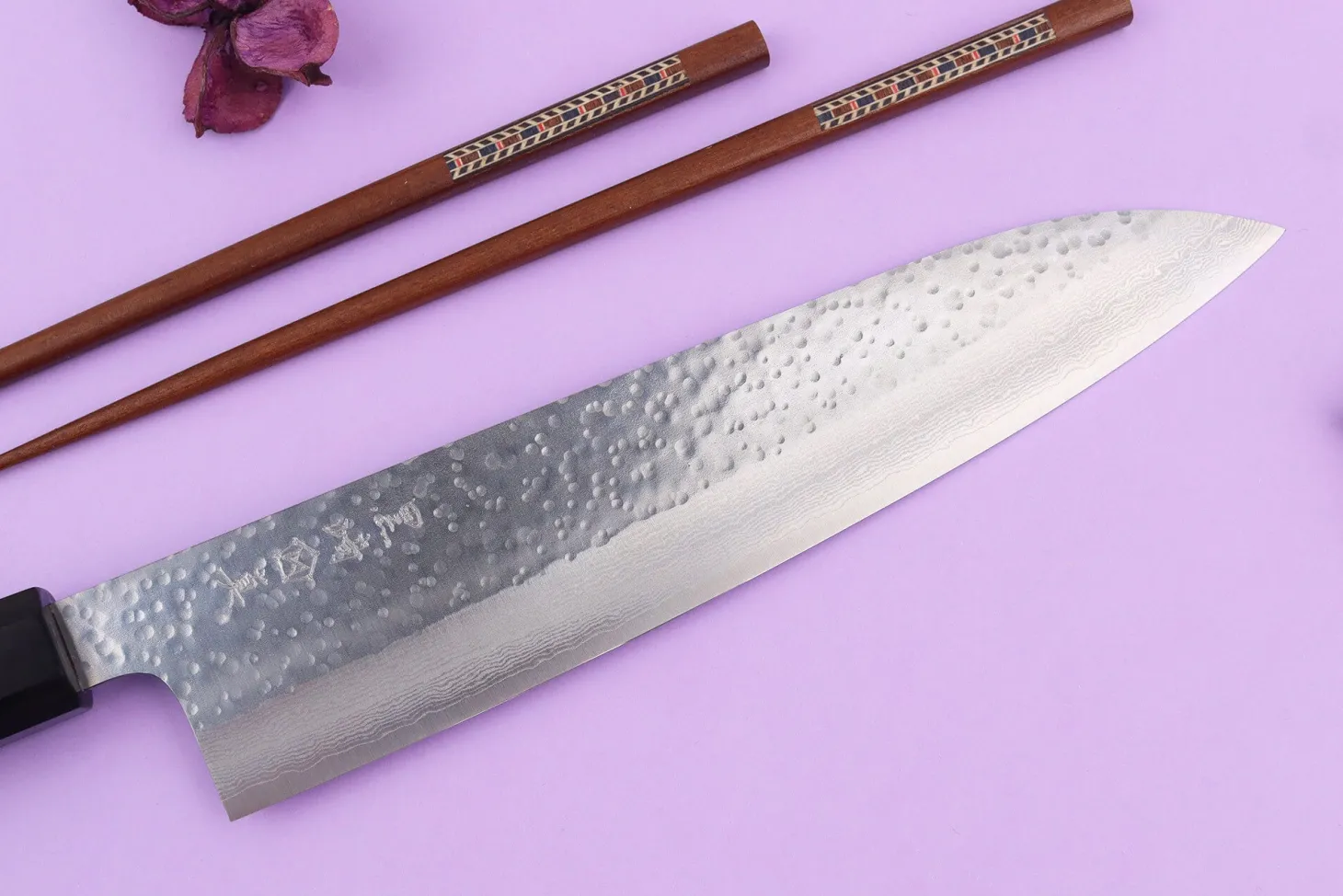 Couteau gyuto 21cm japonais artisanal Makoto Kurosaki VG7 Damas martelé