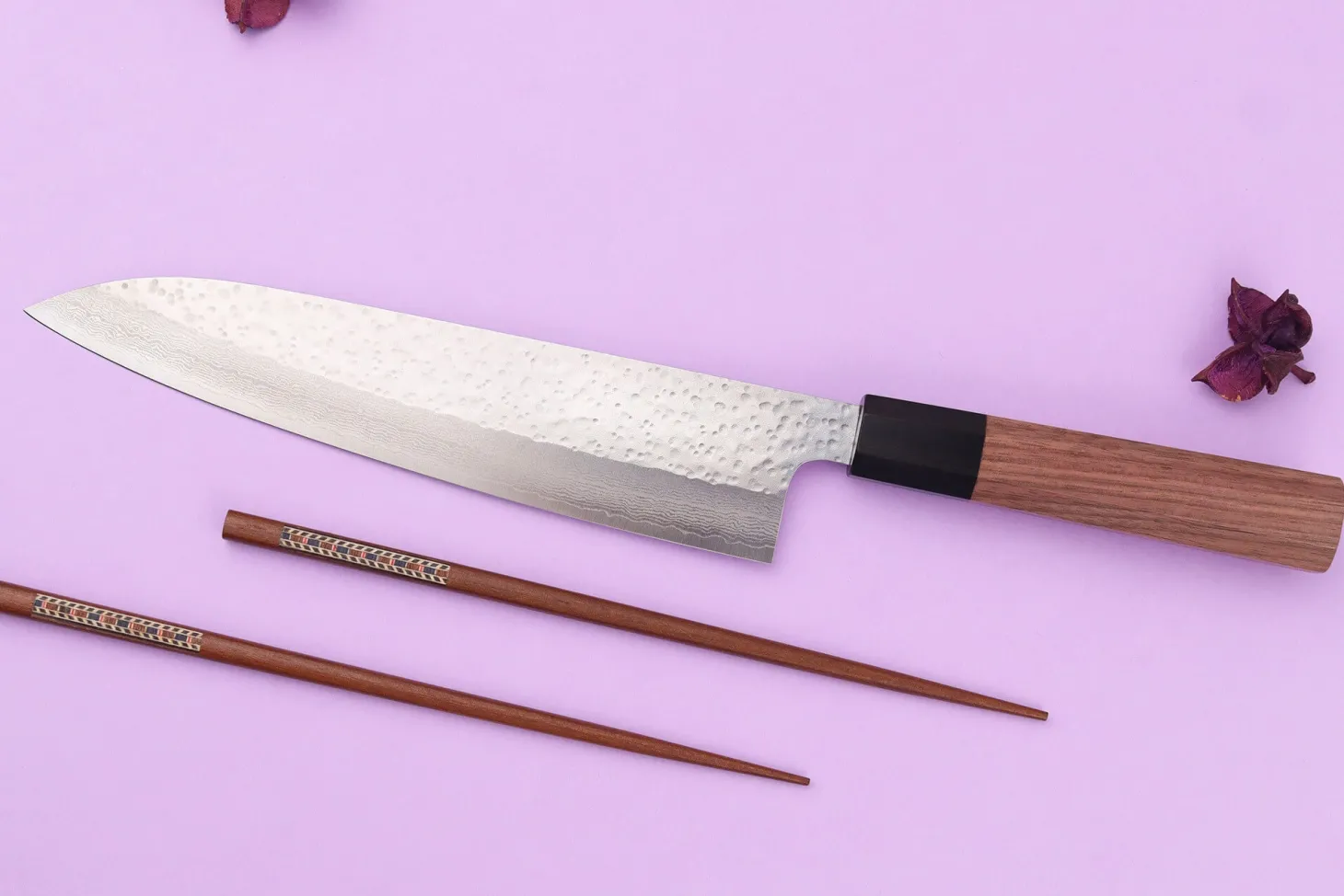 Couteau gyuto 21cm japonais artisanal Makoto Kurosaki VG7 Damas martelé