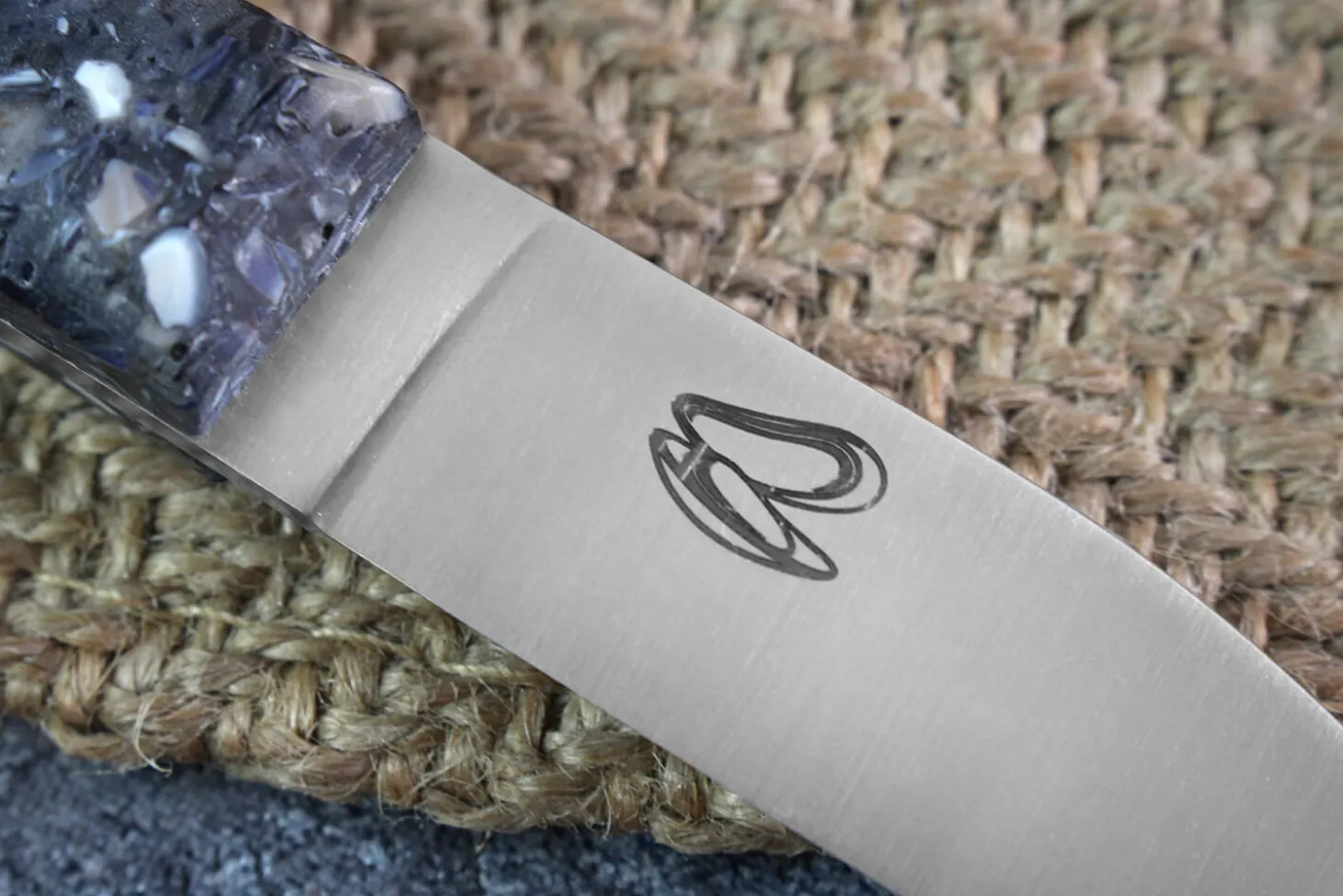 Couteau à huître Charles Canon manche en coquille de moules fabriqué en France + coffret en bois