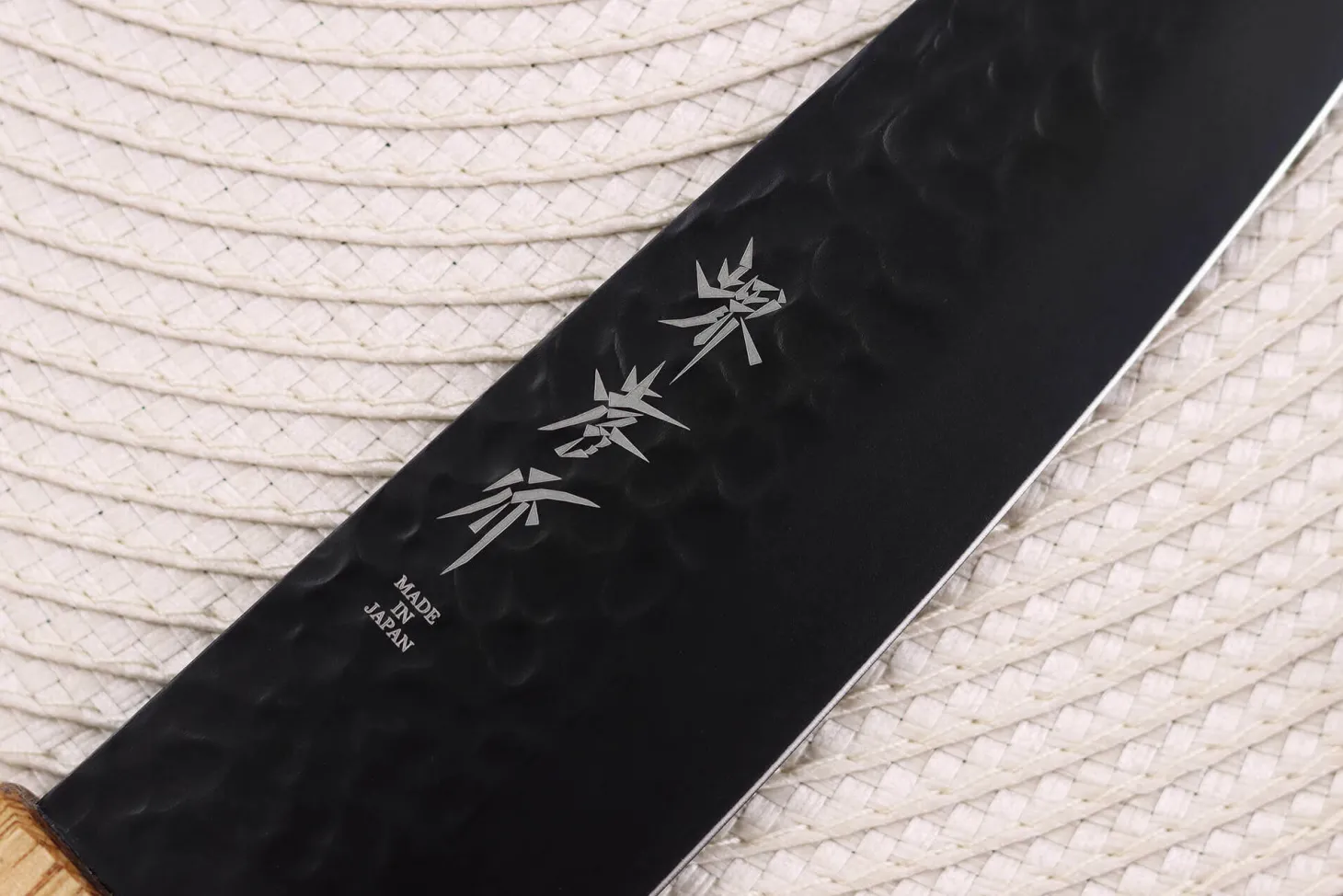 Couteau kiritsuke santoku 16cm japonais Sakai Takayuki Kurokage VG10 manche en chêne brûlé