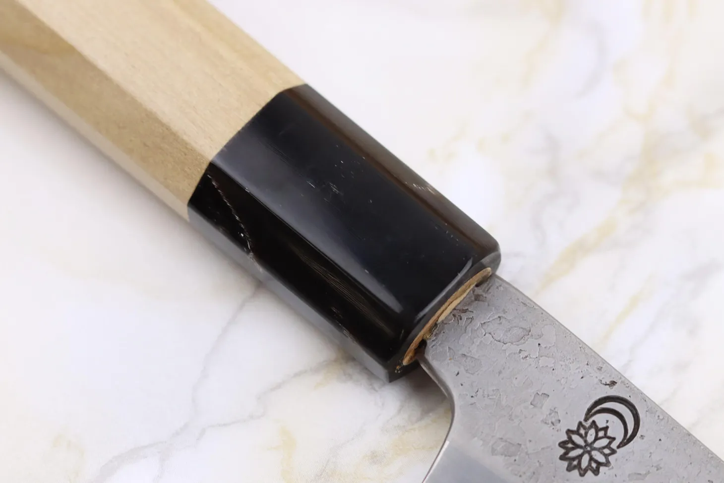 Couteau kiritsuke universel 13,5cm japonais artisanal Sakai Kikumori Kikuzuki Rin