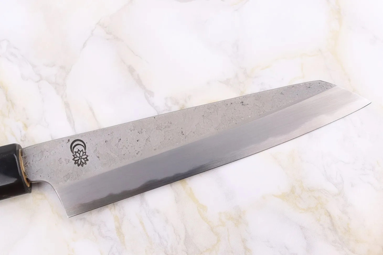 Couteau kiritsuke universel 13,5cm japonais artisanal Sakai Kikumori Kikuzuki Rin