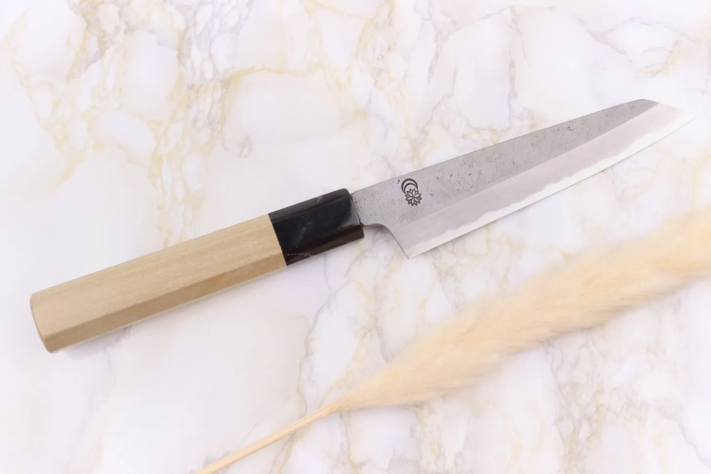Couteau kiritsuke universel 13,5cm japonais artisanal Sakai Kikumori Kikuzuki Rin