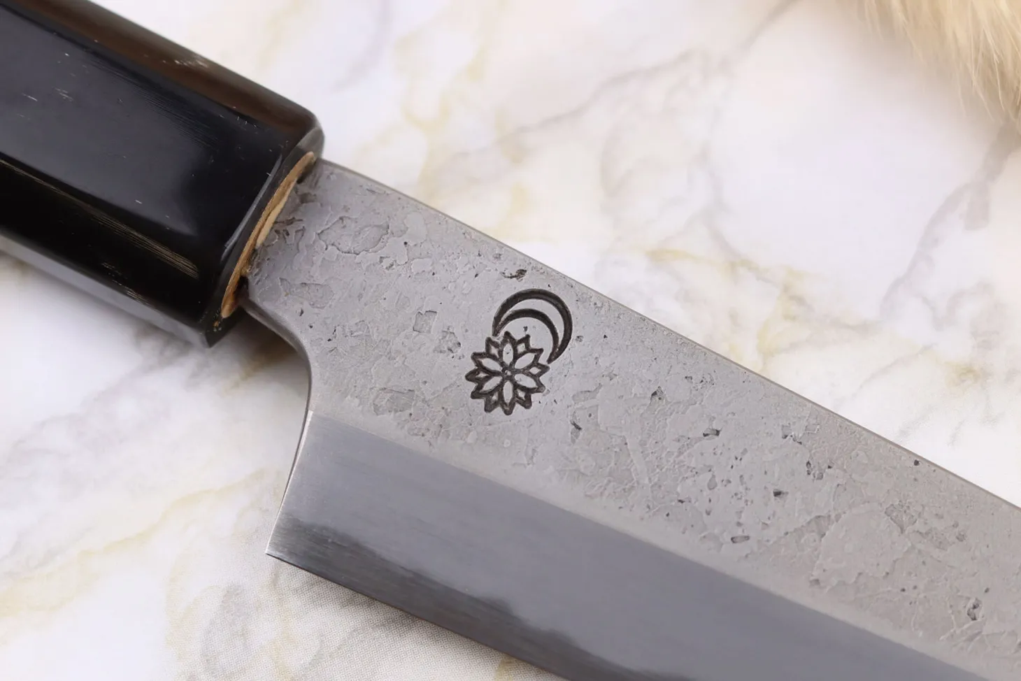 Couteau kiritsuke universel 13,5cm japonais artisanal Sakai Kikumori Kikuzuki Rin