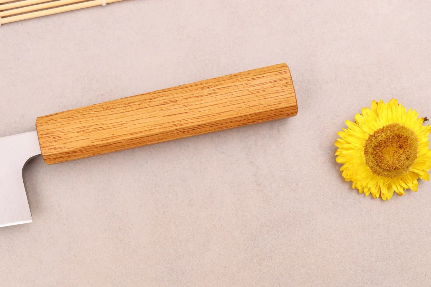 Couteau ko-deba 12cm artisanal japonais Tsunehisa AUS8 manche en chêne
