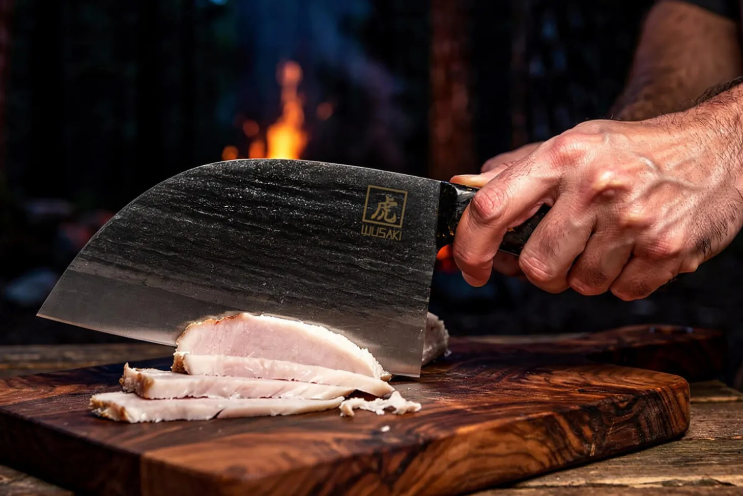 Couteau lame XL 17,5cm Wusaki BIG ONE brut de forge acier et manche carbone avec feuille d'or + étui cuir