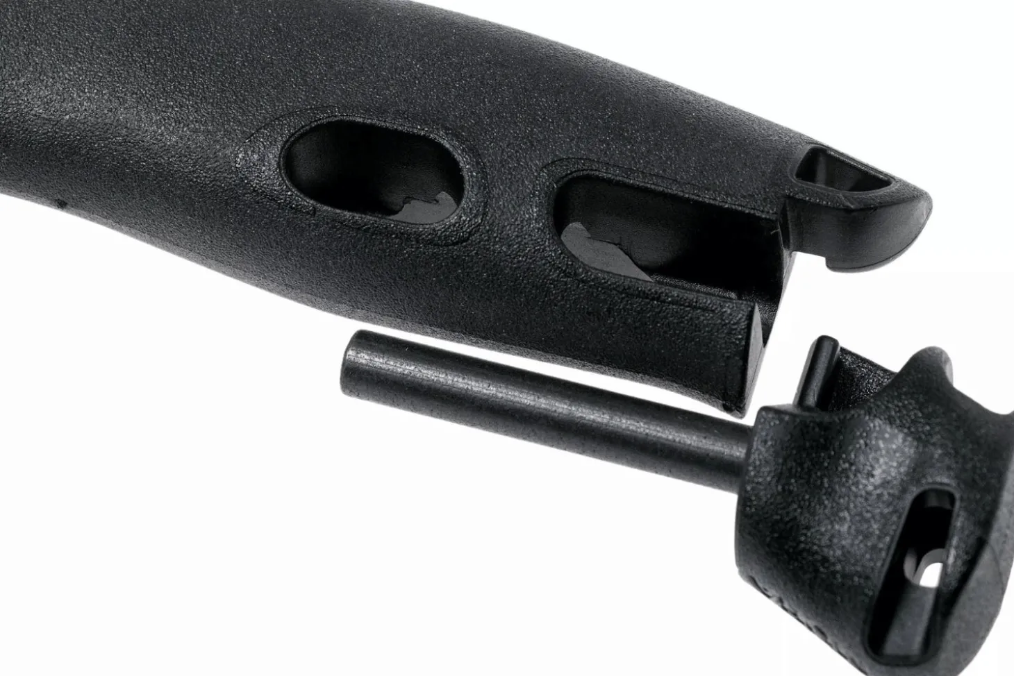 Couteau Mora Companion Spark 13567 lame inox 10,4cm manche caoutchouc noir avec pierre à feu + étui