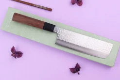 Couteau nakiri 16,5cm japonais artisanal Makoto Kurosaki VG7 Damas martelé