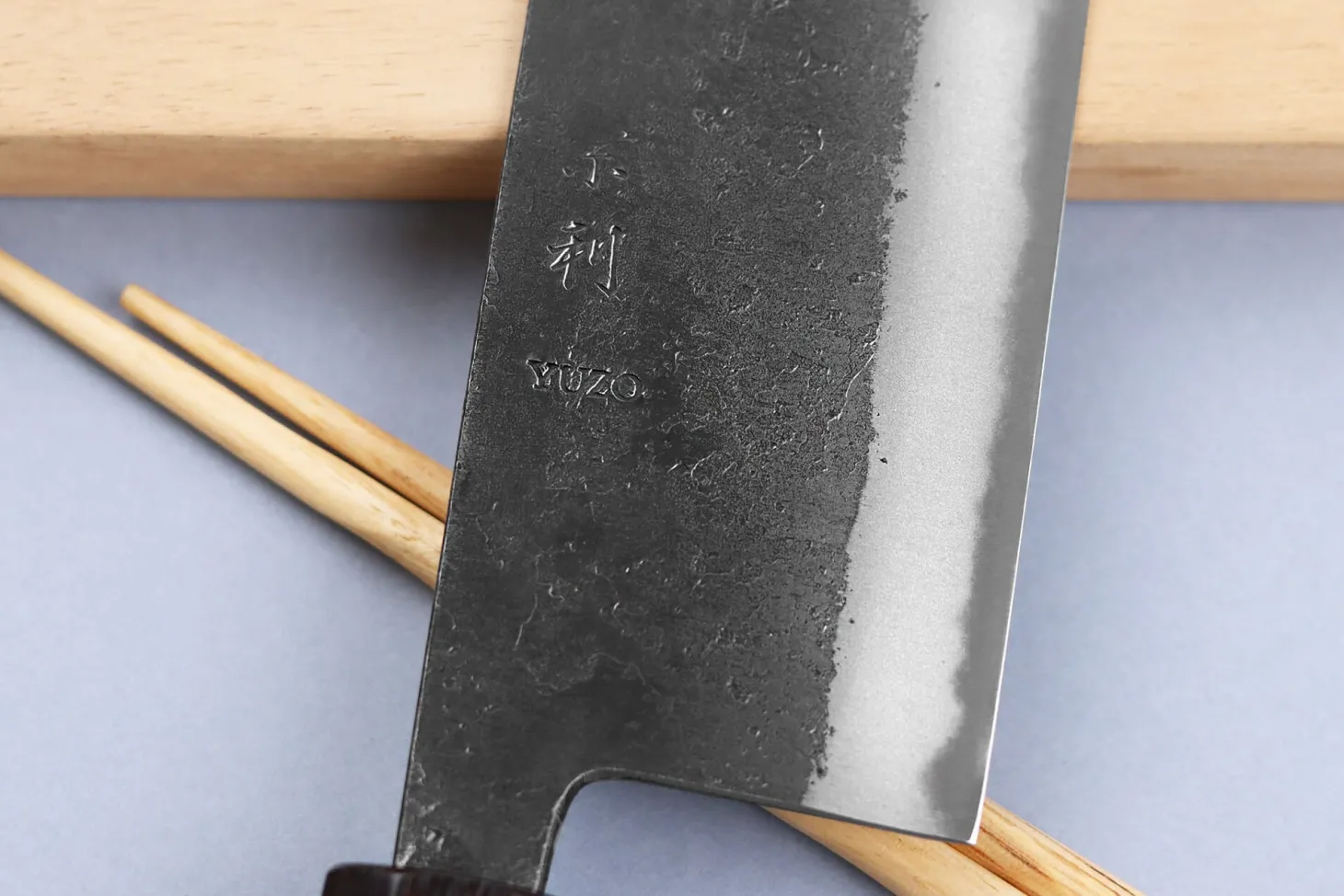 Couteau nakiri 16,5cm japonais artisanal Yuzo Black Nashiji