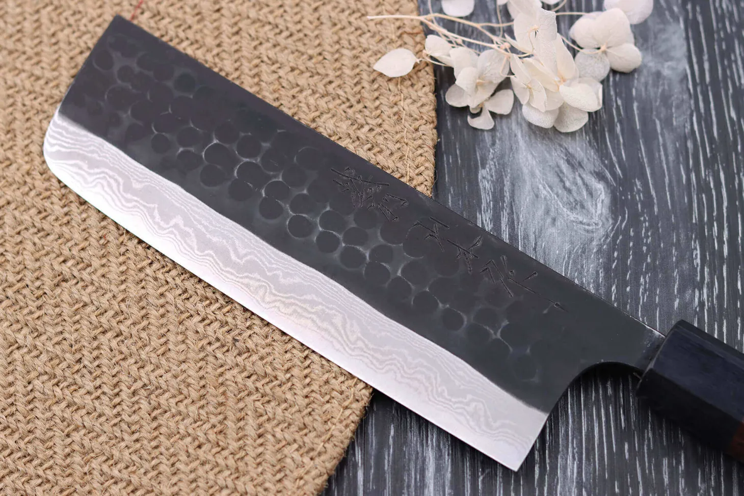 Couteau nakiri japonais artisanal Nao Yamamoto Damas AS brut de forge 16,5cm