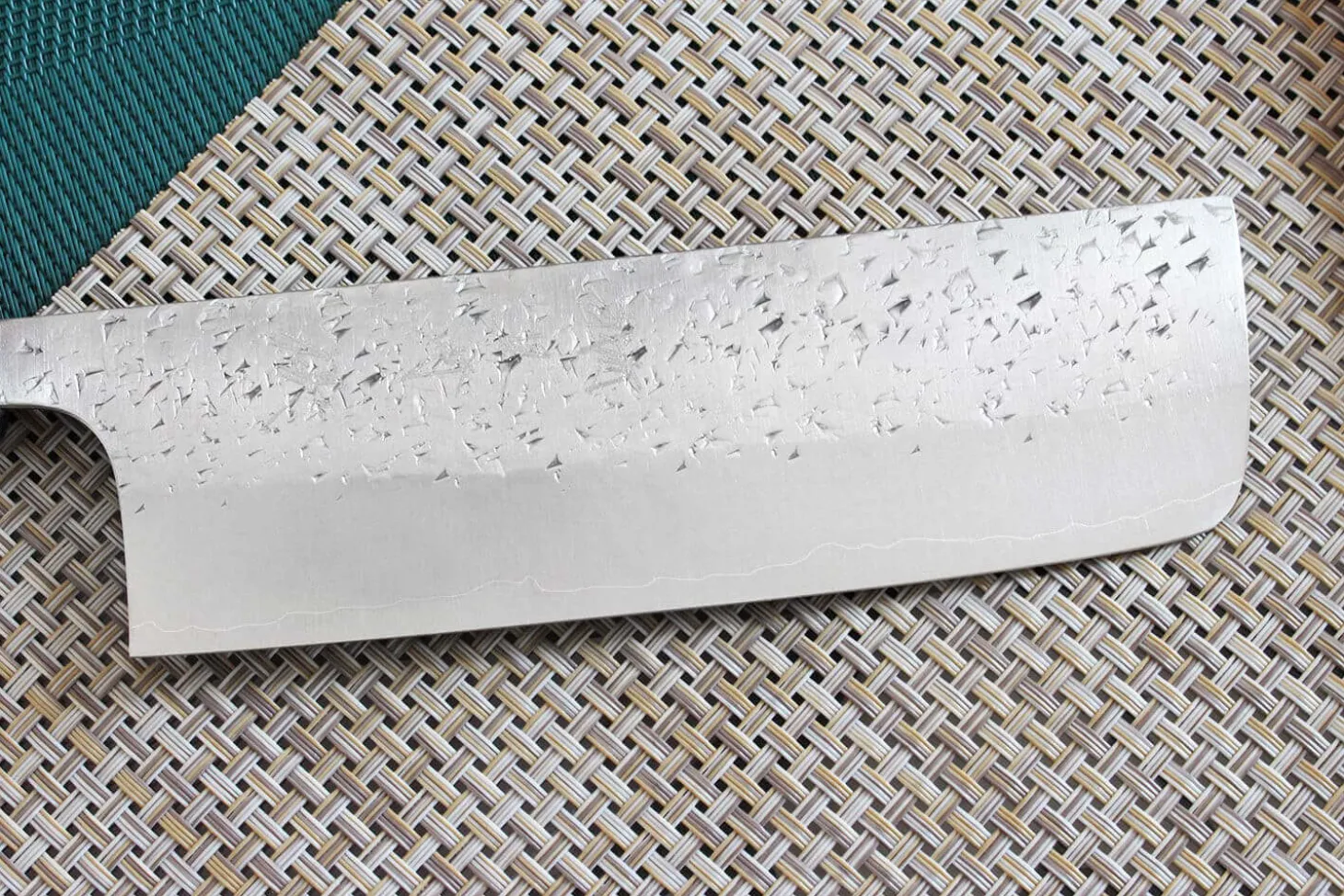 Couteau nakiri japonais artisanal martelé Yu Kurosaki Shizuku 16.5cm acier SG2