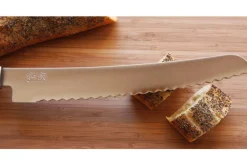 Couteau à pain japonais KAI Wasabi Black lame dentelée 23cm