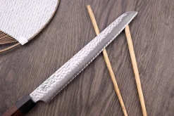 Couteau à pain japonais Kanetsugu Heptagon Uto martelé 21cm