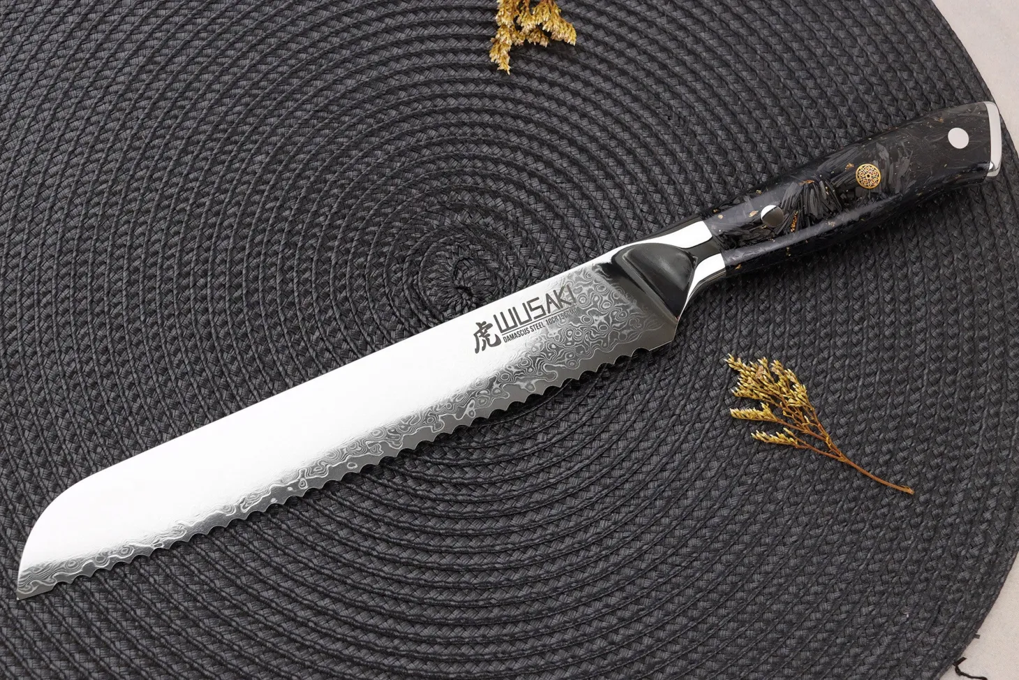 Couteau à pain Wusaki Sakin Damas 10Cr 20cm manche en fibre de carbone et feuille d'or