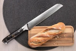 Couteau à pain Wusaki Sakin Damas 10Cr 20cm manche en fibre de carbone et feuille d'or