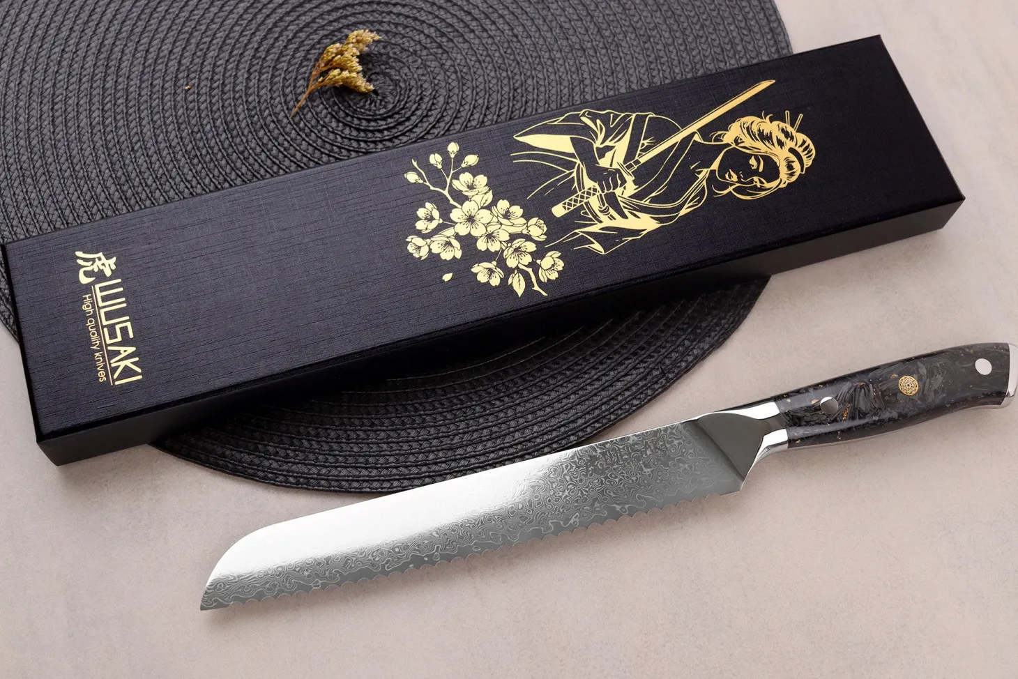 Couteau à pain Wusaki Sakin Damas 10Cr 20cm manche en fibre de carbone et feuille d'or