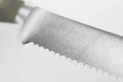 Couteau à pain Wusthof Classic Colour Velvet Oyster forgé lame micro-dentelée 23cm
