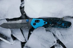 Couteau pliant Benchmade Mini Osborne 945-221 édition limitée lame damassée manche carbone 9,8cm