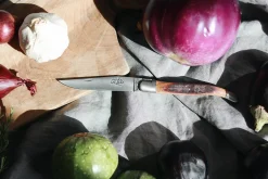 Couteau pliant Forge de Laguiole manche en chêne de barrique 11cm