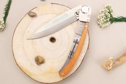 Couteau pliant Le Coq Français Jeanne d'Arc artisanal manche bois d'olivier 11,5cm + étui
