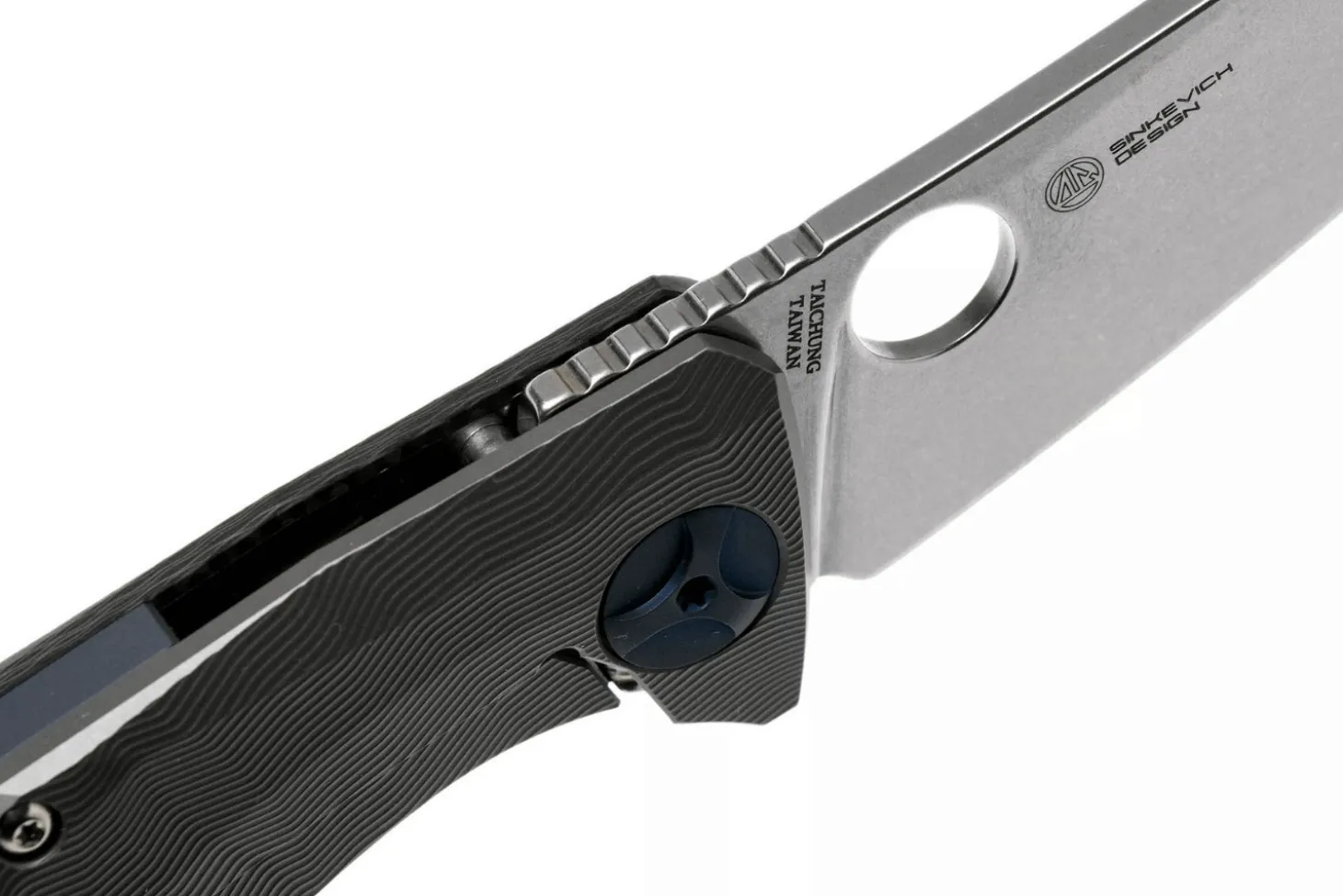 Couteau pliant Spyderco Drunken C235CFTIP manche en fibre de carbone/titane 11,7cm