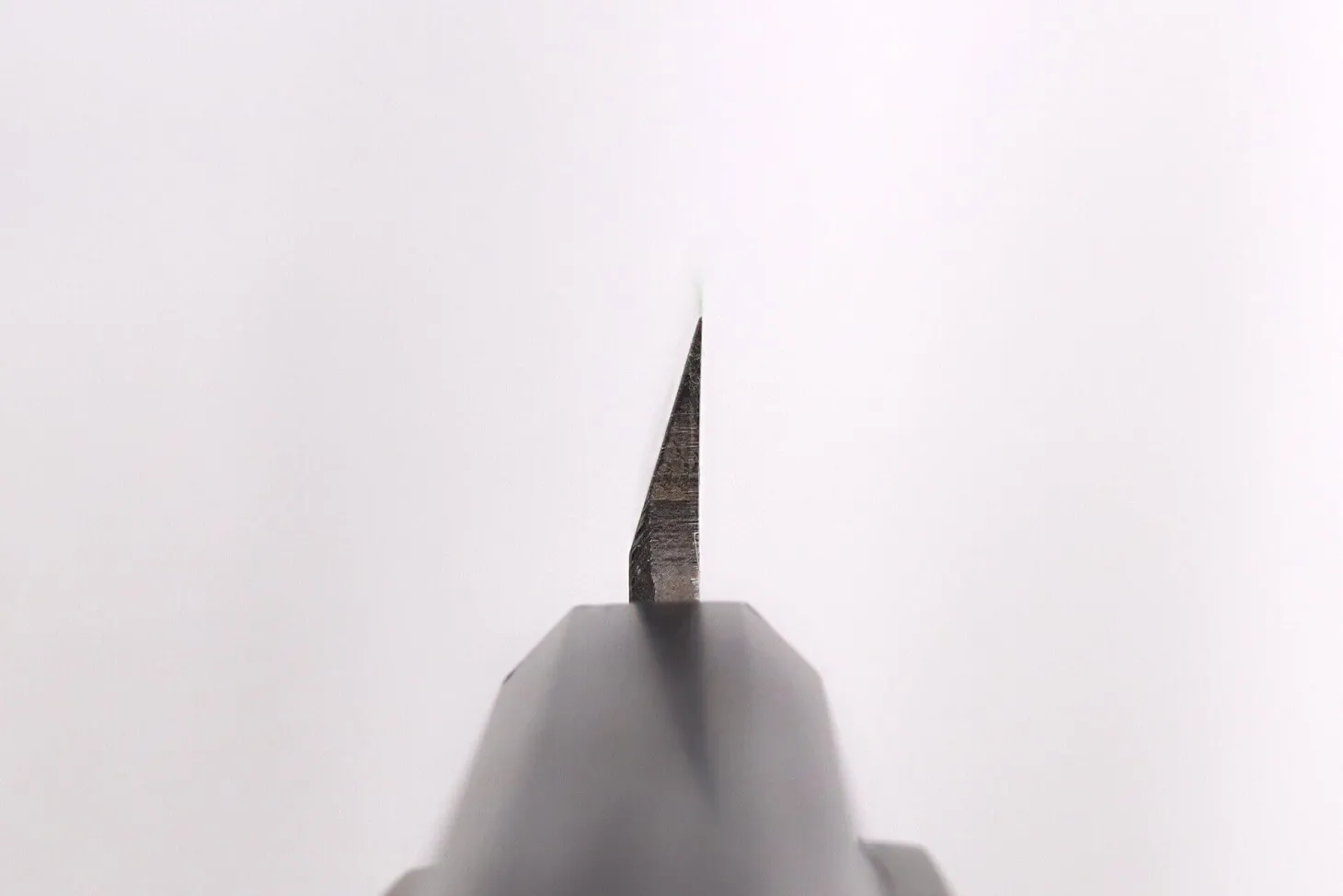 Couteau sakimaru 27cm japonais artisanal Hatsukokoro Shirasagi manche en ébène