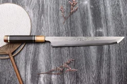 Couteau sakimaru takohiki japonais artisanal Naoki Mazaki Damascus biseauté 27cm corne claire