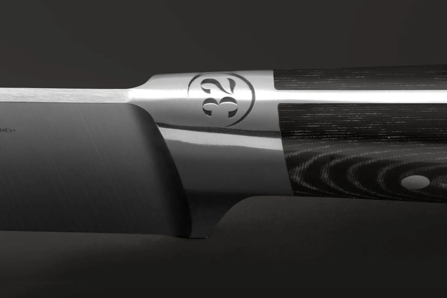 Couteau santoku alvéolé 18cm 32 Dumas Signature manche en micarta