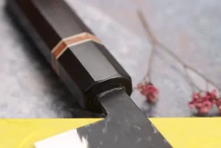 Couteau santoku 16,5cm japonais artisanal Yuzo Black SLD ébène et cognassier