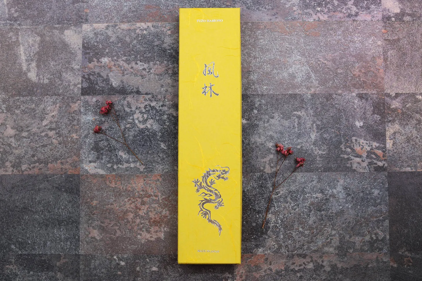 Couteau santoku 16,5cm japonais artisanal Yuzo Black SLD ébène et cognassier