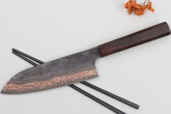 Couteau santoku 18cm japonais artisanal Hatsukokoro Yorokobi Kurouchi Damas