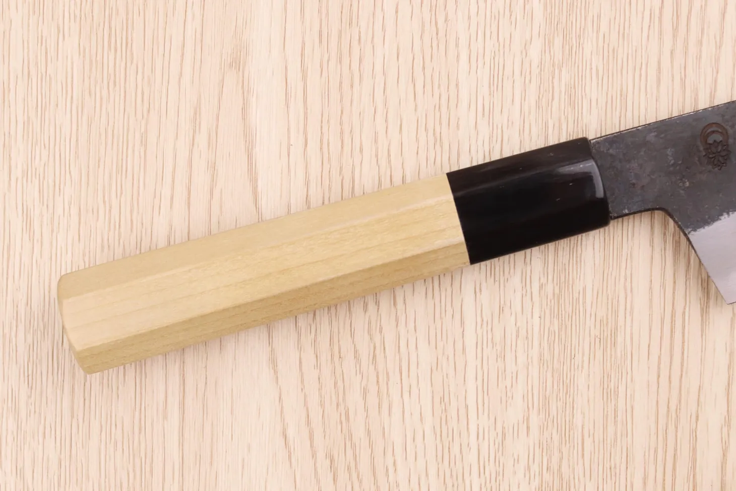Couteau santoku 18cm japonais artisanal Sakai Kikumori Kikuzuki Kuro