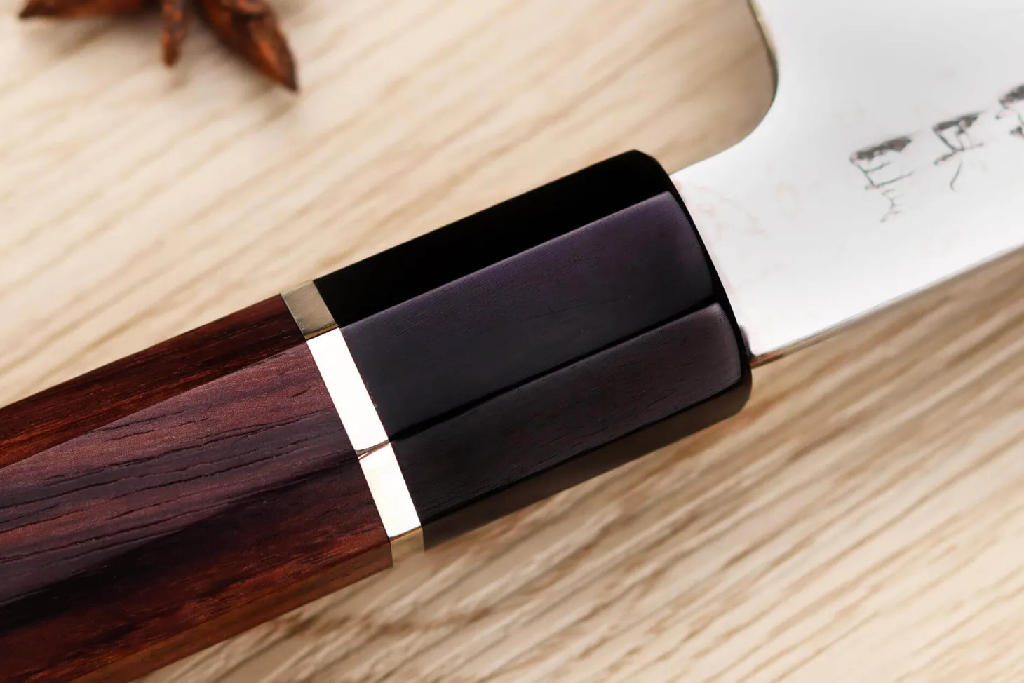 Couteau santoku 19,5cm japonais artisanal Sukenari SG2 damas