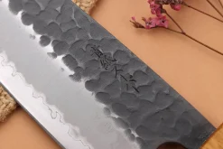 Couteau santoku 16,5cm japonais artisanal Yuzo Black AS chêne brûlé