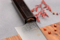 Couteau santoku 17cm japonais artisanal Yuzo Kurogane Damas VG10