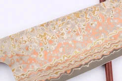 Couteau santoku 16,5cm japonais artisanal Takeshi Saji VG10 Rainbow Nashiji