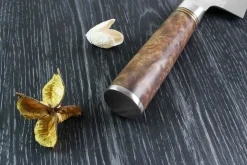 Couteau santoku japonais artisanal forgé Takeshi Saji R2 Tsuchime 16,5cm