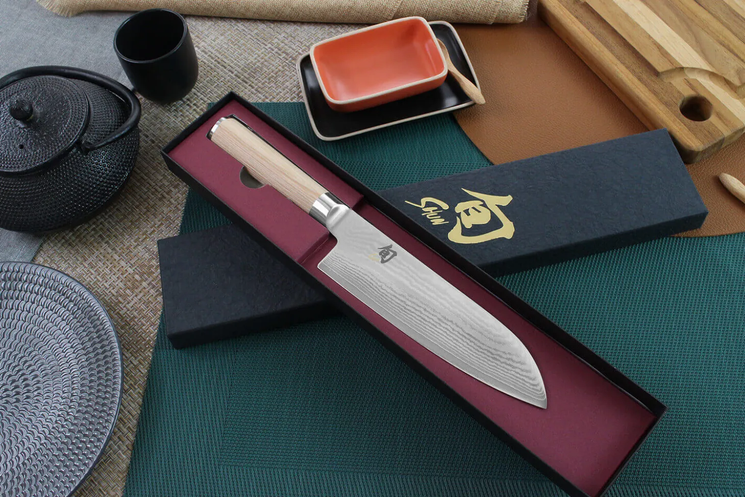 Couteau santoku japonais Kai Shun Classic White damas 33 couches 18cm