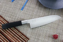 Couteau Santoku japonais KAI Wasabi Black lame 16.5cm