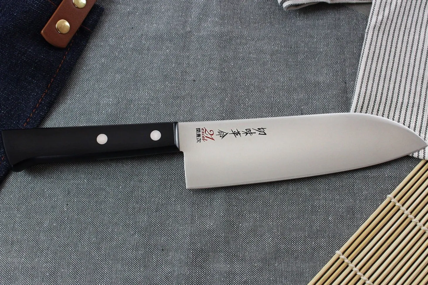 Couteau santoku japonais Kanetsugu Rev 21 lame 17cm micro dentée