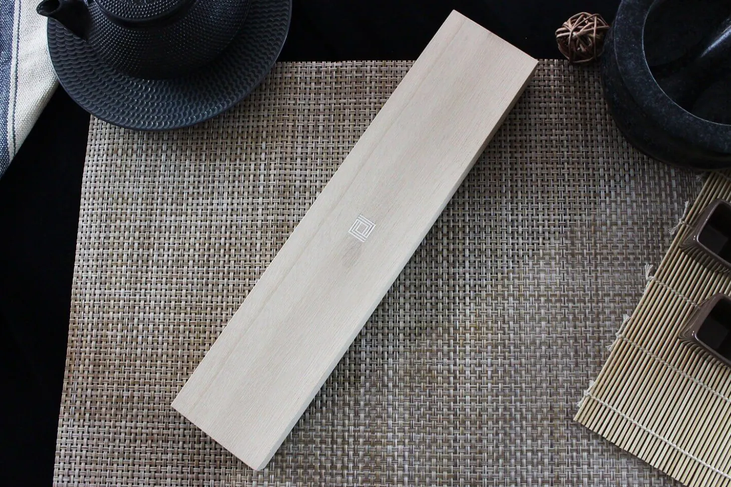 Couteau santoku japonais Shizu Hamono Yuri 18cm manche clair