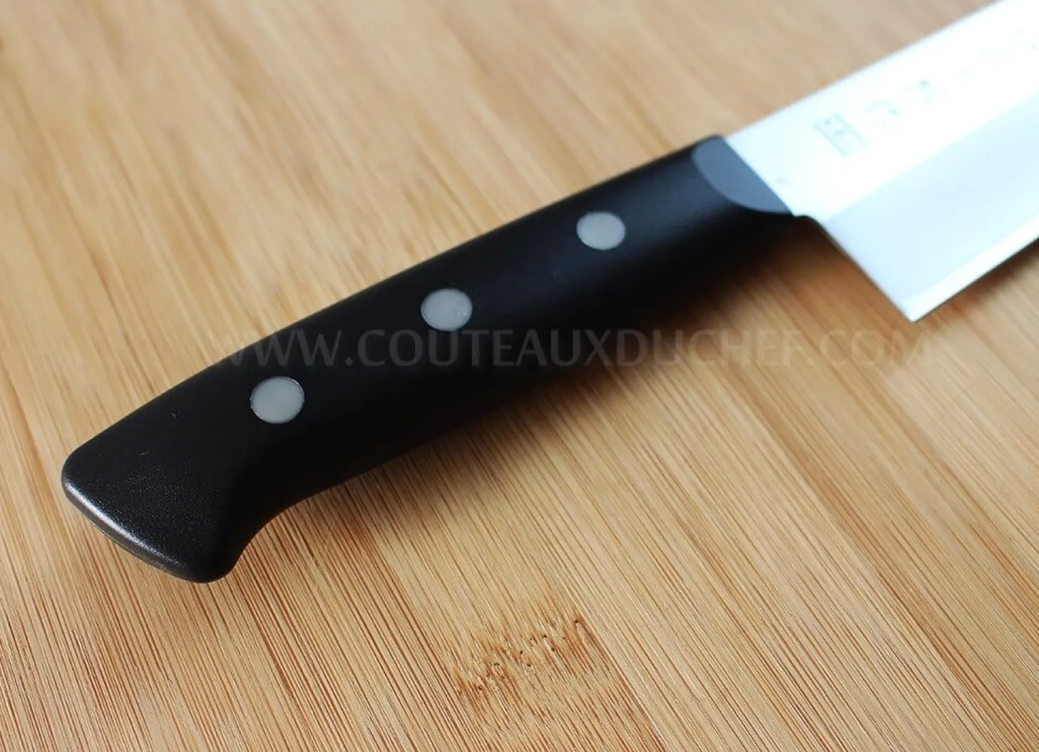 Couteau santoku japonais Tojiro DP Eco lame 17cm manche riveté