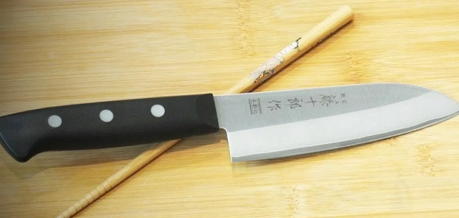 Couteau santoku japonais Tojiro DP Eco lame 14cm manche riveté