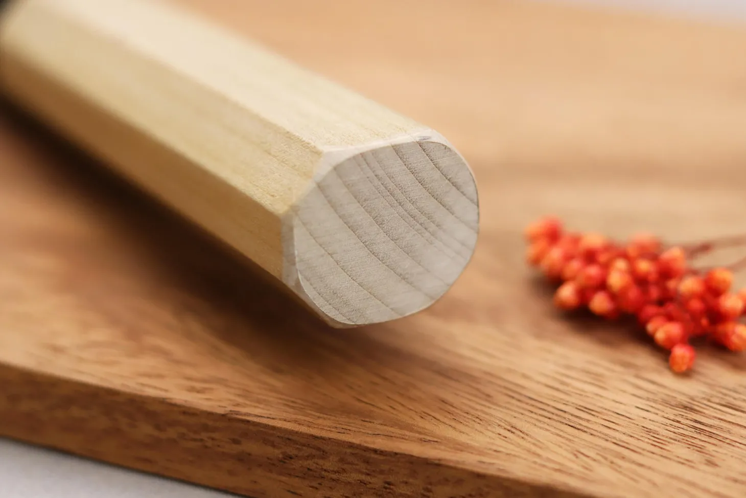 Couteau santoku kiritsuke 18cm japonais artisanal Momotaro Ginsan manche en magnolia