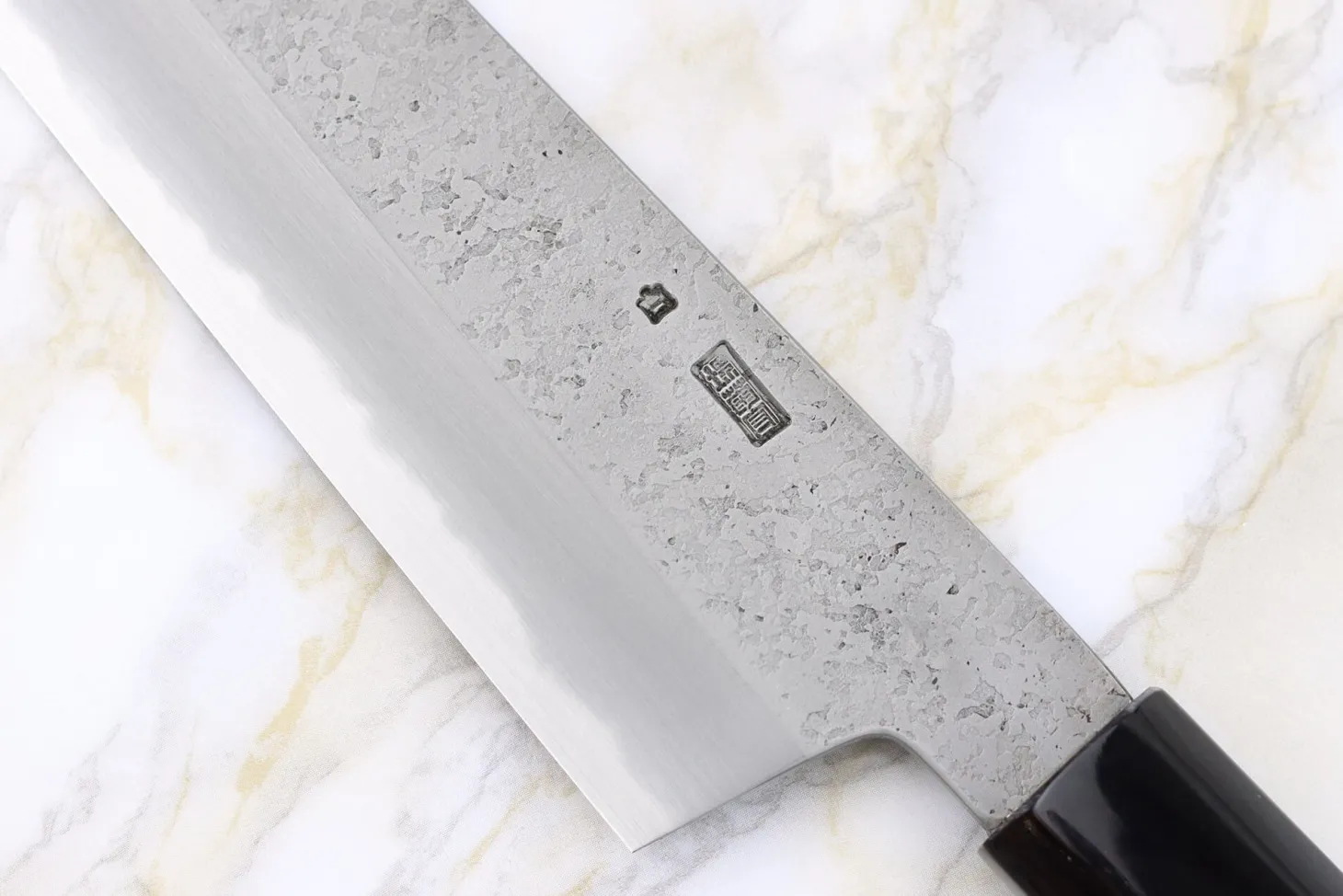 Couteau santoku kiritsuke 18cm japonais artisanal Sakai Kikumori Kikuzuki Rin