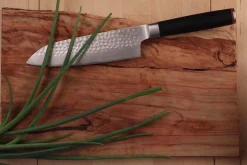 Couteau santoku Kotai lame martelée 18cm manche pakkawood avec fourreau
