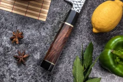 Couteau santoku Sayuto Desert Damas martelé 18cm